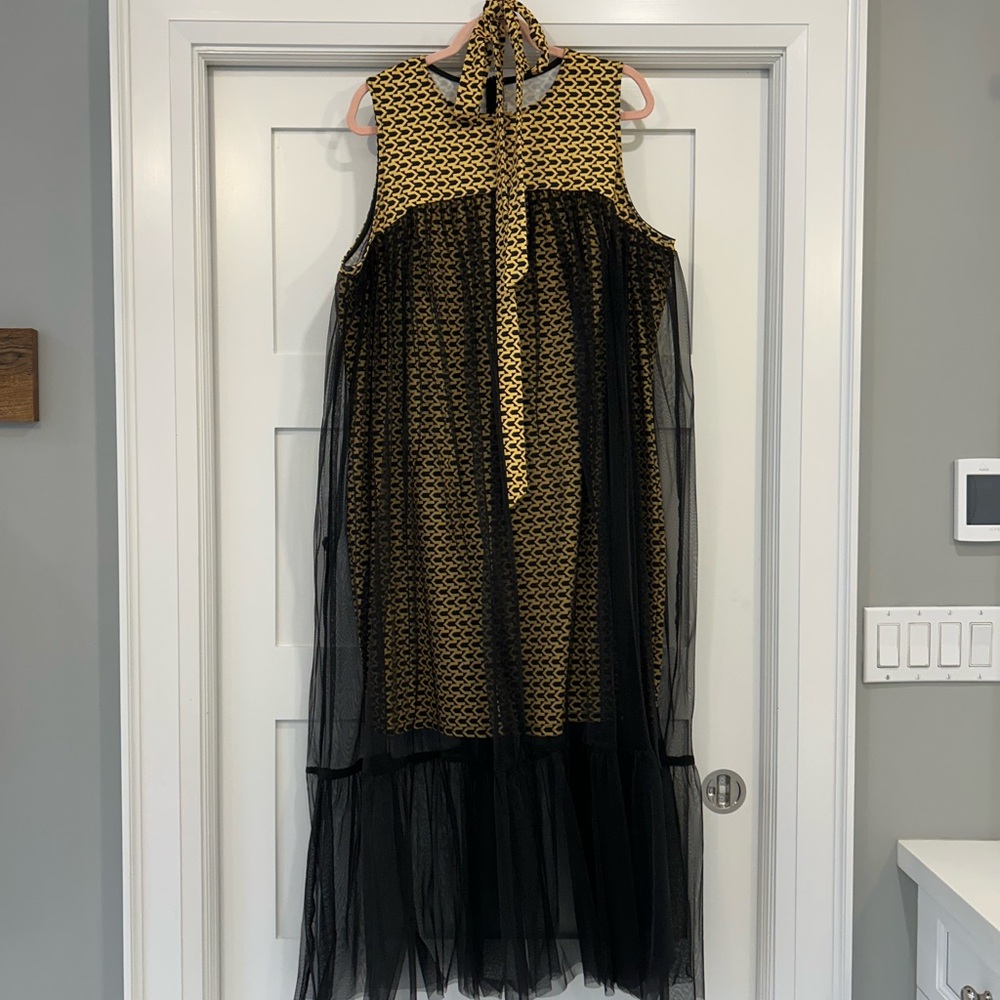 Black and Gold Sleeveless Mesh Overlay Dress